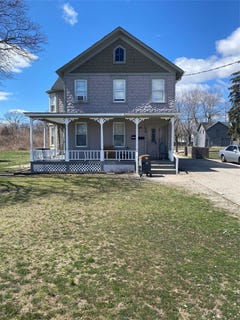 /international/us/104-river-avenue-patchogue-ny-110107156701/