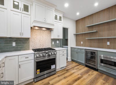 /international/us/713-main-street-riverton-nj-110098789198/