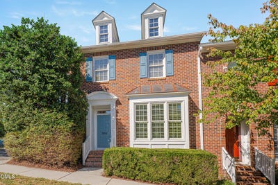 /international/us/200-greenview-drive-chapel-hill-nc-110110354178/