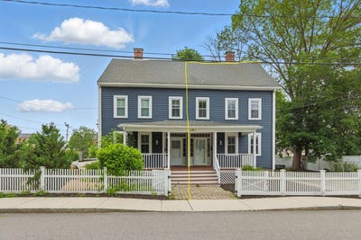 /international/us/16-chevrolet-avenue-portsmouth-nh-110100129697/