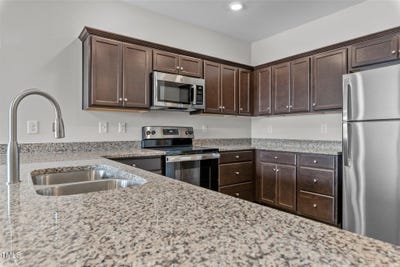/international/us/170-grove-circle-lillington-nc-110102818785/