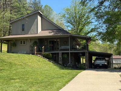 /international/us/1958-kentucky-rt-172-staffordsville-ky-110107465937/