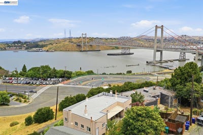 /international/us/242-kendall-ave-crockett-ca-110108637249/