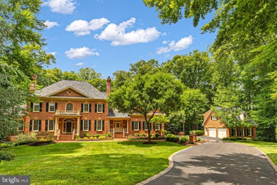 /international/us/8600-cathedral-forest-drive-fairfax-station-va-110109495142/