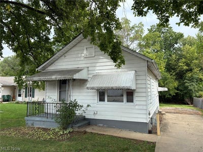 /international/us/4031-elyria-avenue-lorain-oh-110110194576/