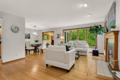 /international/us/14463-stewart-lane-minnetonka-mn-110108934312/