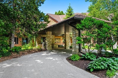 /international/us/4908-landmark-circle-egg-harbor-wi-110109000424/