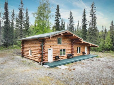 /international/us/270-e-rambling-road-fairbanks-ak-110108570283/