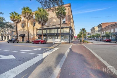 /international/us/310-w-broughton-street-savannah-ga-110105877693/