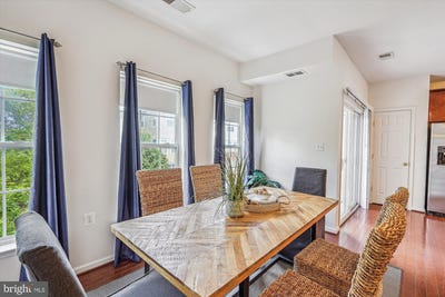 /international/us/6070-aster-haven-circle-haymarket-va-110101196891/