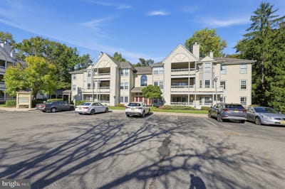 /international/us/114-cascade-court-west-windsor-nj-110120452362/