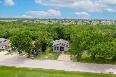 /international/us/604-burkett-st-taylor-tx-110107517560/