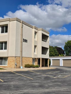 /international/us/2011-viking-drive-nw-rochester-mn-110119493351/