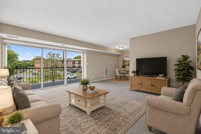 /international/us/7611-fontainebleau-drive-hyattsville-md-110120066955/