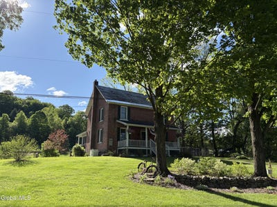 /international/us/88-aiken-road-middle-granville-ny-110107016361/