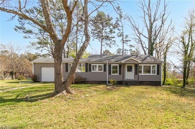 /international/us/108-pebble-trail-dobson-nc-110106556770/