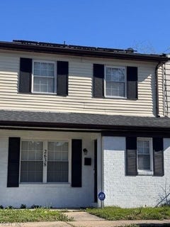 /international/us/2638-king-court-chesapeake-va-110106975378/