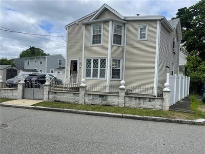 /international/us/50-washington-avenue-east-providence-ri-110108478448/