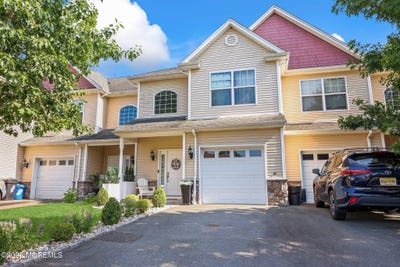 /international/us/100-pine-street-lakehurst-nj-110100802256/