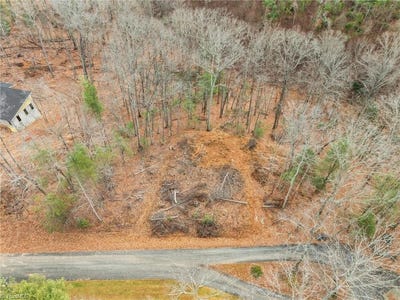/international/us/cedar-trail-mount-airy-nc-110104067766/