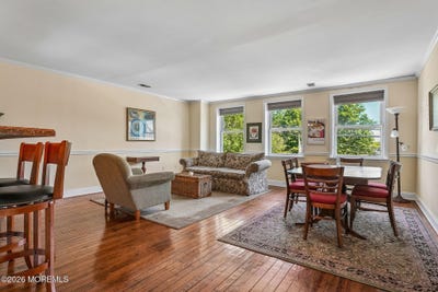 /international/us/52-pitman-avenue-ocean-grove-nj-110108696140/