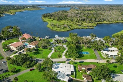 /international/us/421-nw-14th-place-crystal-river-fl-110108678511/