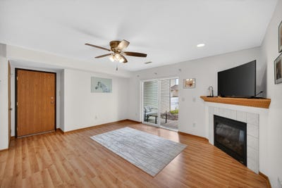 /international/us/10111-sutton-drive-urbandale-ia-110108221562/