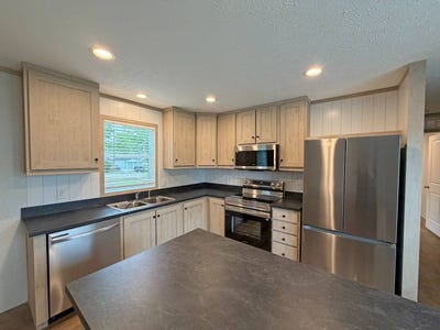 /international/us/781-west-walcott-road-walcott-ia-110108534972/