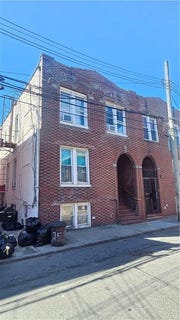 /international/us/24-brighton-10th-path-brooklyn-ny-110099139359/