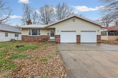 /international/us/322-n-3rd-street-iola-ks-110106342545/