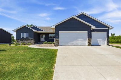 /international/us/2894-50th-street-marion-ia-110108361844/
