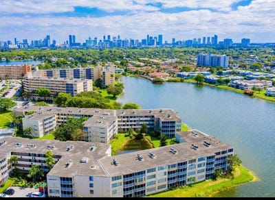 /international/us/1750-ne-191st-street-miami-fl-110100189859/
