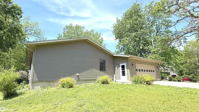 /international/us/734-n-carolina-avenue-mason-city-ia-110108339069/