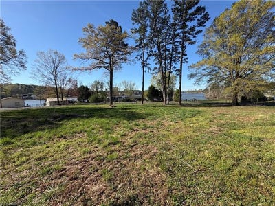 /international/us/431-lake-shore-avenue-lexington-nc-110107309671/