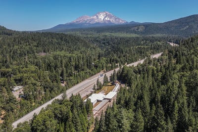 /international/us/4221-siskiyou-ave-dunsmuir-ca-110101344712/?lang=zh-cn