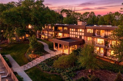 /international/us/205-barry-wayzata-mn-110108236306/