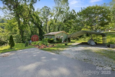 /international/us/32-roberts-street-fletcher-nc-110099987771/