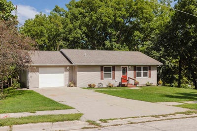 /international/us/535-broad-street-mineral-point-wi-110119911700/