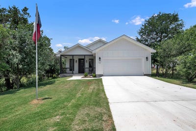 /international/us/832-fir-lane-cottonwood-shores-tx-110097831795/