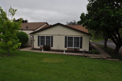 /international/us/3214-w-carthage-2-drive-freeport-il-110108446479/