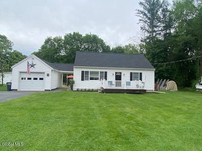 /international/us/4-geers-hollow-lane-hoosick-falls-ny-110108267609/