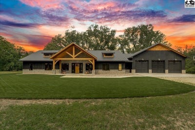 /international/us/7701-old-k61-hwy-n-hutchinson-ks-110108824458/