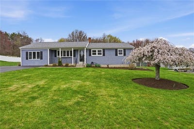 /international/us/49-roosevelt-drive-bristol-ri-110107896753/