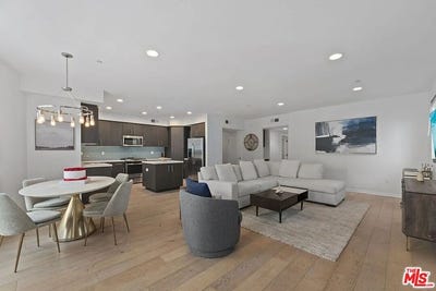 /international/us/11912-laurelwood-dr-studio-city-ca-110108802476/