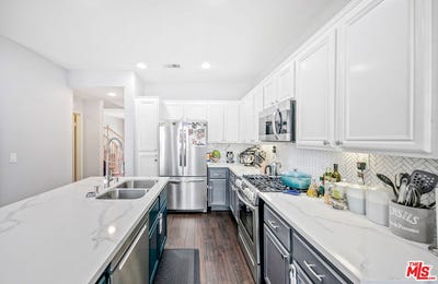 /international/us/26828-willow-creek-ln-valencia-ca-110105087527/