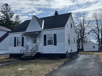 /international/us/8-belmont-street-massena-ny-110106588467/