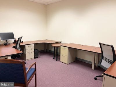 /international/us/230-airport-road-winchester-va-110079333919/