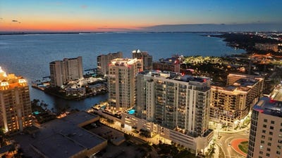 /international/us/301-quay-commons-sarasota-fl-110101814732/