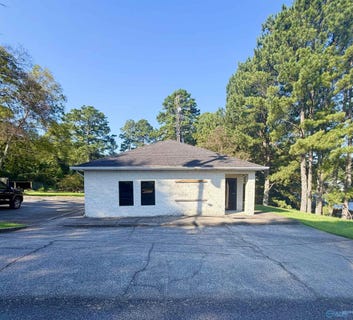 /international/us/100-spurlock-street-rainbow-city-al-110109836007/