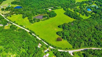 /international/us/261-county-road-137-clark-mo-110108341115/